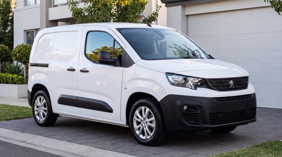 Lavage extérieur d'un véhicule utilitaire par FLOWASH
